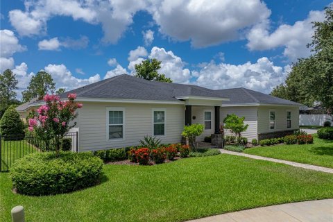House in Auburndale, Florida 4 bedrooms, 209.03 sq.m. № 1804826 - photo 3