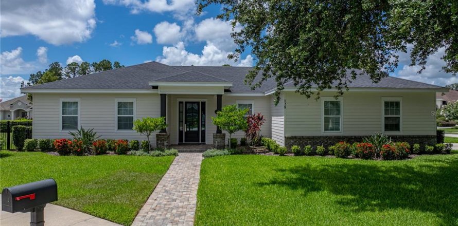 House in Auburndale, Florida 4 bedrooms, 209.03 sq.m. № 1804826