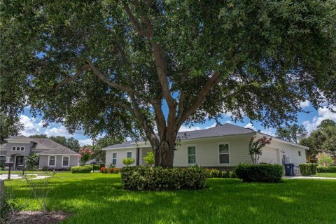 House in Auburndale, Florida 4 bedrooms, 209.03 sq.m. № 1804826 - photo 2