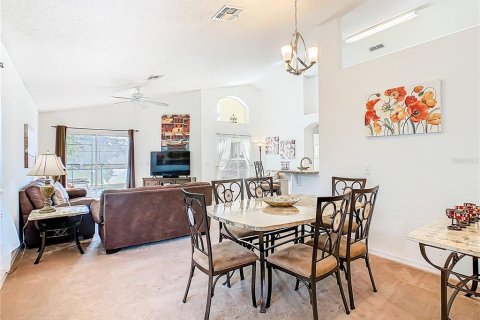 House in Haines City, Florida 4 bedrooms, 146.97 sq.m. № 1900687 - photo 3