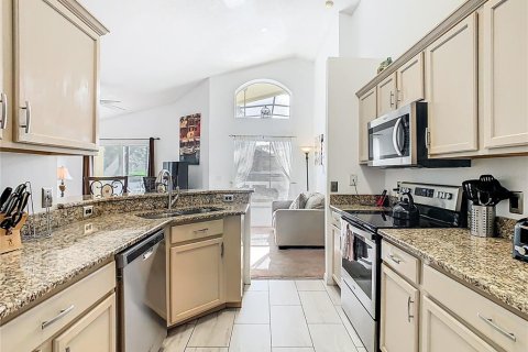 House in Haines City, Florida 4 bedrooms, 146.97 sq.m. № 1900687 - photo 6