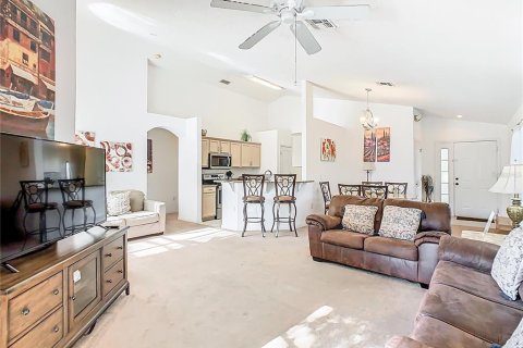 House in Haines City, Florida 4 bedrooms, 146.97 sq.m. № 1900687 - photo 4