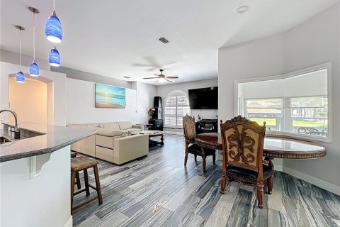 House in Merrit Island, Florida 4 bedrooms, 229.1 sq.m. № 1734628 - photo 6
