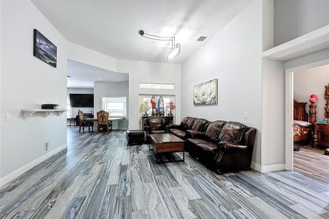House in Merrit Island, Florida 4 bedrooms, 229.1 sq.m. № 1734628 - photo 2