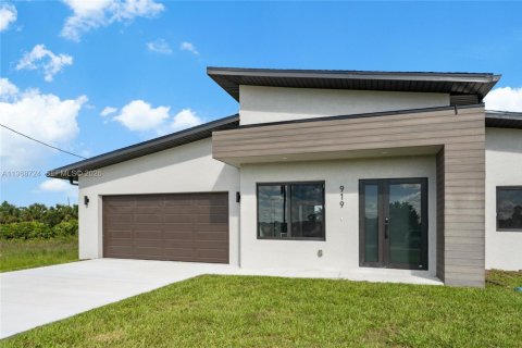 Casa en venta en Lehigh Acres, Florida, 3 dormitorios, 143.07 m2 № 2031721 - foto 2