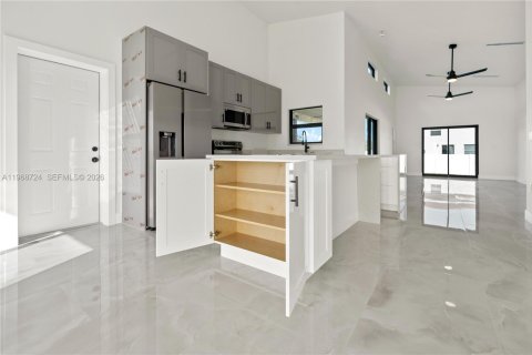 Casa en venta en Lehigh Acres, Florida, 3 dormitorios, 143.07 m2 № 2031721 - foto 8