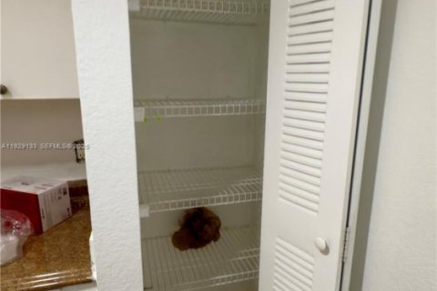 Condominio en alquiler en Homestead, Florida, 3 dormitorios, 104.61 m2 № 1987472 - foto 5