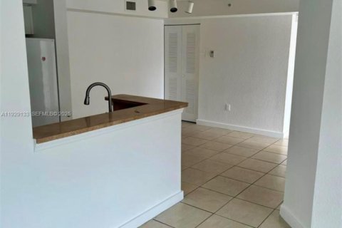 Condominio en alquiler en Homestead, Florida, 3 dormitorios, 104.61 m2 № 1987472 - foto 2