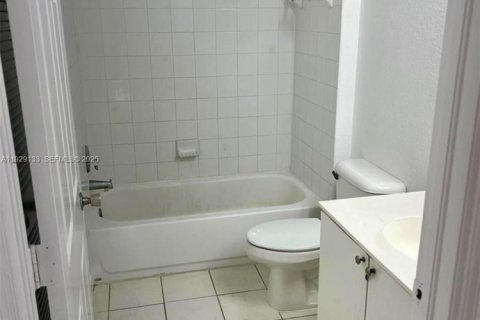 Condominio en alquiler en Homestead, Florida, 3 dormitorios, 104.61 m2 № 1987472 - foto 15