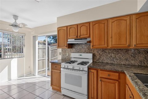 Touwnhouse à louer à Longwood, Floride: 2 chambres, 137.68 m2 № 2411502 - photo 9
