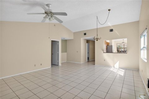 Touwnhouse à louer à Longwood, Floride: 2 chambres, 137.68 m2 № 2411502 - photo 4