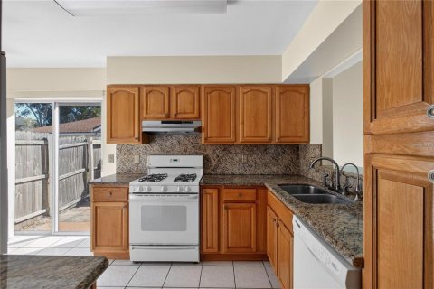 Touwnhouse à louer à Longwood, Floride: 2 chambres, 137.68 m2 № 2411502 - photo 8
