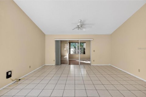 Touwnhouse à louer à Longwood, Floride: 2 chambres, 137.68 m2 № 2411502 - photo 7