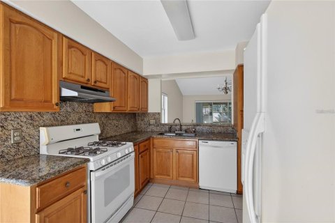 Touwnhouse à louer à Longwood, Floride: 2 chambres, 137.68 m2 № 2411502 - photo 10