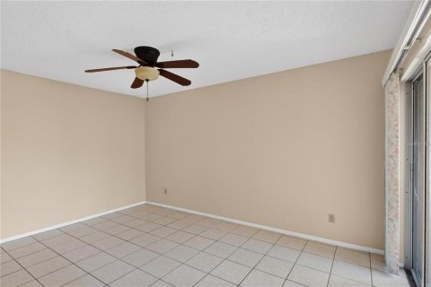 Touwnhouse à louer à Longwood, Floride: 2 chambres, 137.68 m2 № 2411502 - photo 16