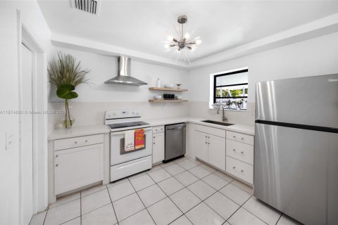 Купить виллу или дом в Холливуд, Флорида 3 спальни, 133.41м2, № 1895911 - фото 12