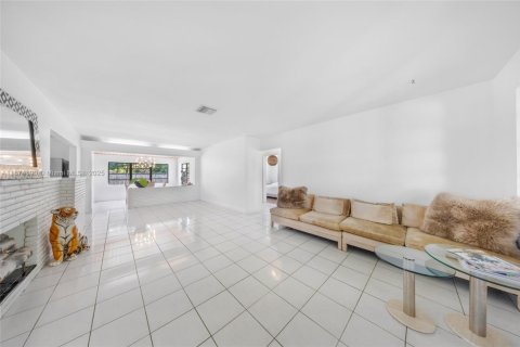 Купить виллу или дом в Холливуд, Флорида 3 спальни, 133.41м2, № 1895911 - фото 15