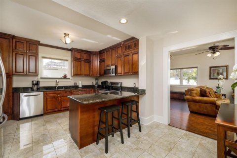 Casa en venta en Saint Petersburg, Florida, 5 dormitorios, 293.76 m2 № 1515301 - foto 14