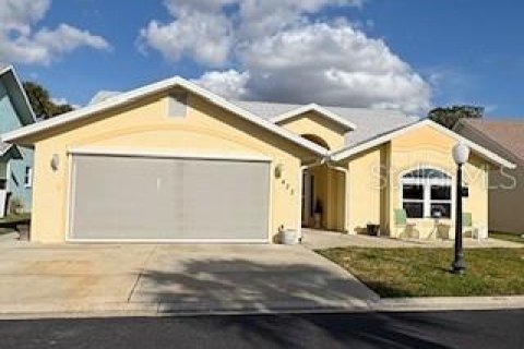 House in Haines City, Florida 3 bedrooms, 166.57 sq.m. № 2201681 - photo 2
