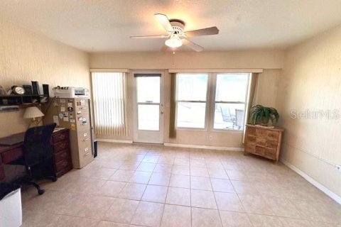 House in Haines City, Florida 3 bedrooms, 166.57 sq.m. № 2201681 - photo 10