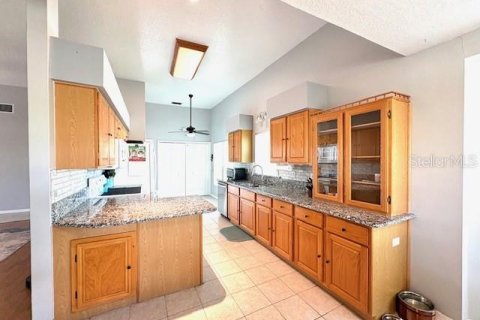 House in Haines City, Florida 3 bedrooms, 166.57 sq.m. № 2201681 - photo 11