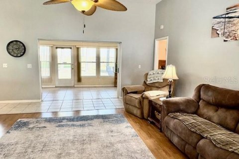 House in Haines City, Florida 3 bedrooms, 166.57 sq.m. № 2201681 - photo 3