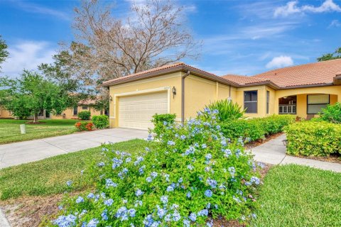 House in Venice, Florida 2 bedrooms, 148.64 sq.m. № 2109717