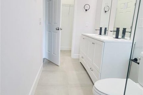 Casa en venta en North Port, Florida, 3 dormitorios, 176.51 m2 № 1880915 - foto 7