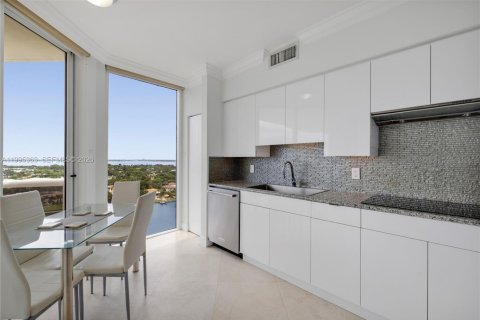 Copropriété à louer à Miami Beach, Floride: 1 chambre, 102.19 m2 № 2060244 - photo 11