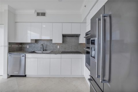 Copropriété à louer à Miami Beach, Floride: 1 chambre, 102.19 m2 № 2060244 - photo 9