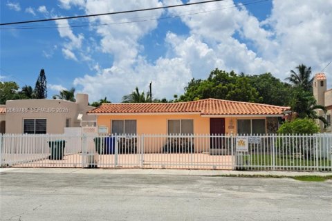 House in Miami, Florida 3 bedrooms, 172.43 sq.m. № 2275103