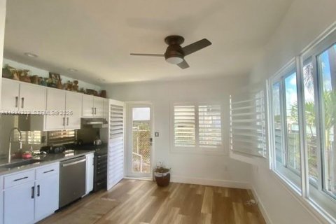 Condominio en venta en Miami Beach, Florida, 2 dormitorios, 98.38 m2 № 2046574 - foto 7