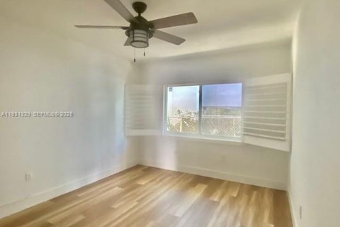 Condominio en venta en Miami Beach, Florida, 2 dormitorios, 98.38 m2 № 2046574 - foto 8