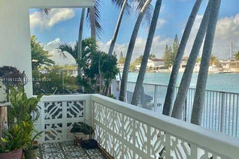 Condominio en venta en Miami Beach, Florida, 2 dormitorios, 98.38 m2 № 2046574 - foto 4