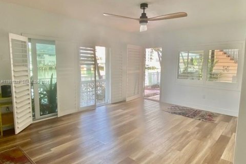 Condominio en venta en Miami Beach, Florida, 2 dormitorios, 98.38 m2 № 2046574 - foto 6