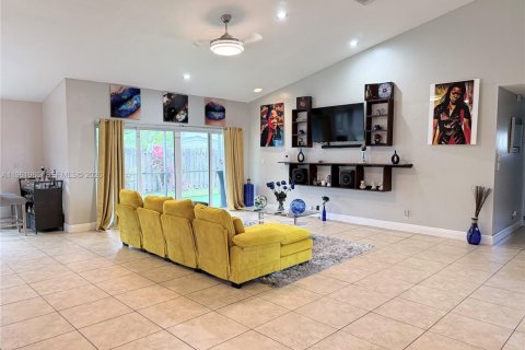 Villa ou maison à vendre à Sunrise, Floride: 4 chambres, 210.33 m2 № 2025115 - photo 9