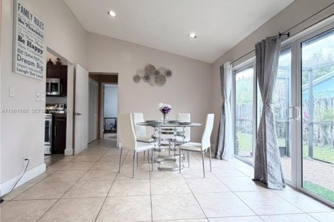 Villa ou maison à vendre à Sunrise, Floride: 4 chambres, 210.33 m2 № 2025115 - photo 21