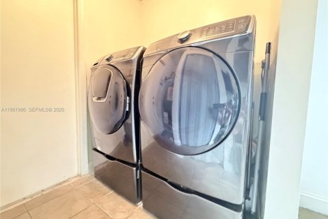 Villa ou maison à vendre à Sunrise, Floride: 4 chambres, 210.33 m2 № 2025115 - photo 20