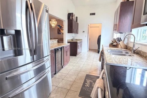 Villa ou maison à vendre à Sunrise, Floride: 4 chambres, 210.33 m2 № 2025115 - photo 17