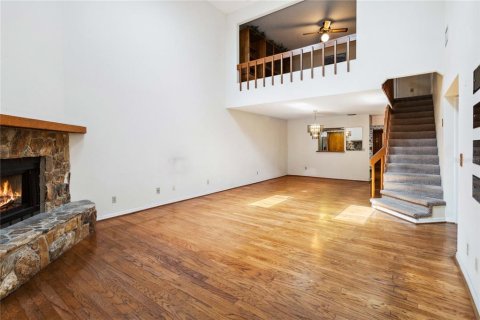 Townhouse in Leesburg, Florida 3 bedrooms, 209.96 sq.m. № 1758427 - photo 12