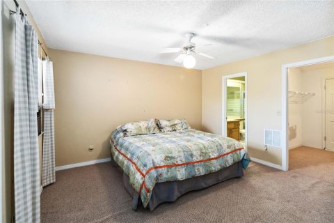 Townhouse in Leesburg, Florida 3 bedrooms, 209.96 sq.m. № 1758427 - photo 24