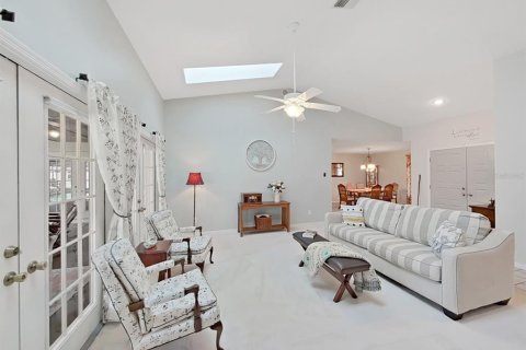House in Seffner, Florida 4 bedrooms, 244.8 sq.m. № 2195594 - photo 15