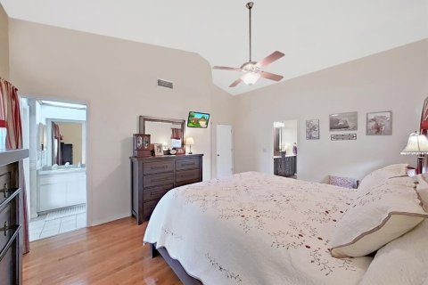 House in Seffner, Florida 4 bedrooms, 244.8 sq.m. № 2195594 - photo 21