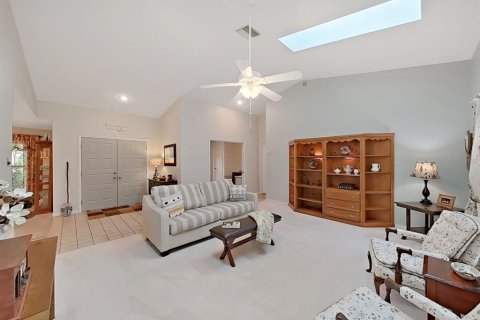 House in Seffner, Florida 4 bedrooms, 244.8 sq.m. № 2195594 - photo 16