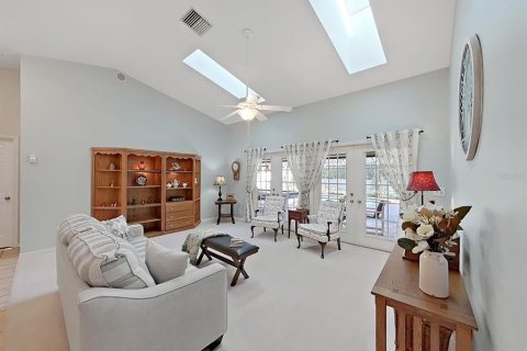 House in Seffner, Florida 4 bedrooms, 244.8 sq.m. № 2195594 - photo 14
