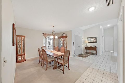 House in Seffner, Florida 4 bedrooms, 244.8 sq.m. № 2195594 - photo 27