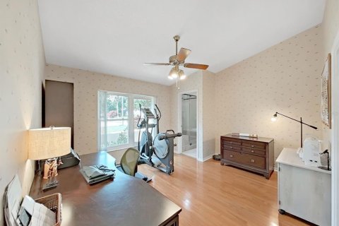 House in Seffner, Florida 4 bedrooms, 244.8 sq.m. № 2195594 - photo 17
