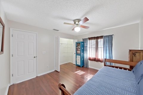 House in Seffner, Florida 4 bedrooms, 244.8 sq.m. № 2195594 - photo 30