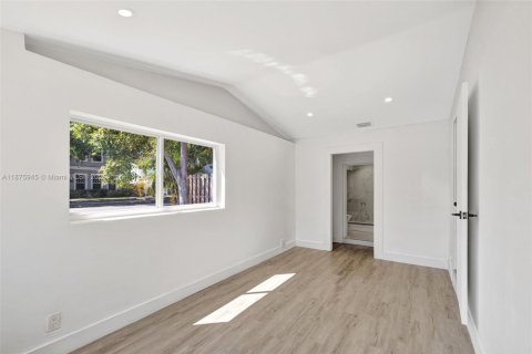 House in Fort Lauderdale, Florida 3 bedrooms, 111.02 sq.m. № 1895887 - photo 17