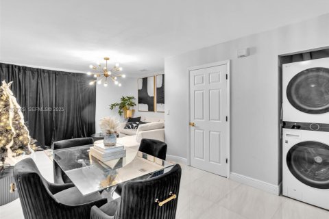 Townhouse in Lauderhill, Florida 2 bedrooms, 113.71 sq.m. № 1989815 - photo 28